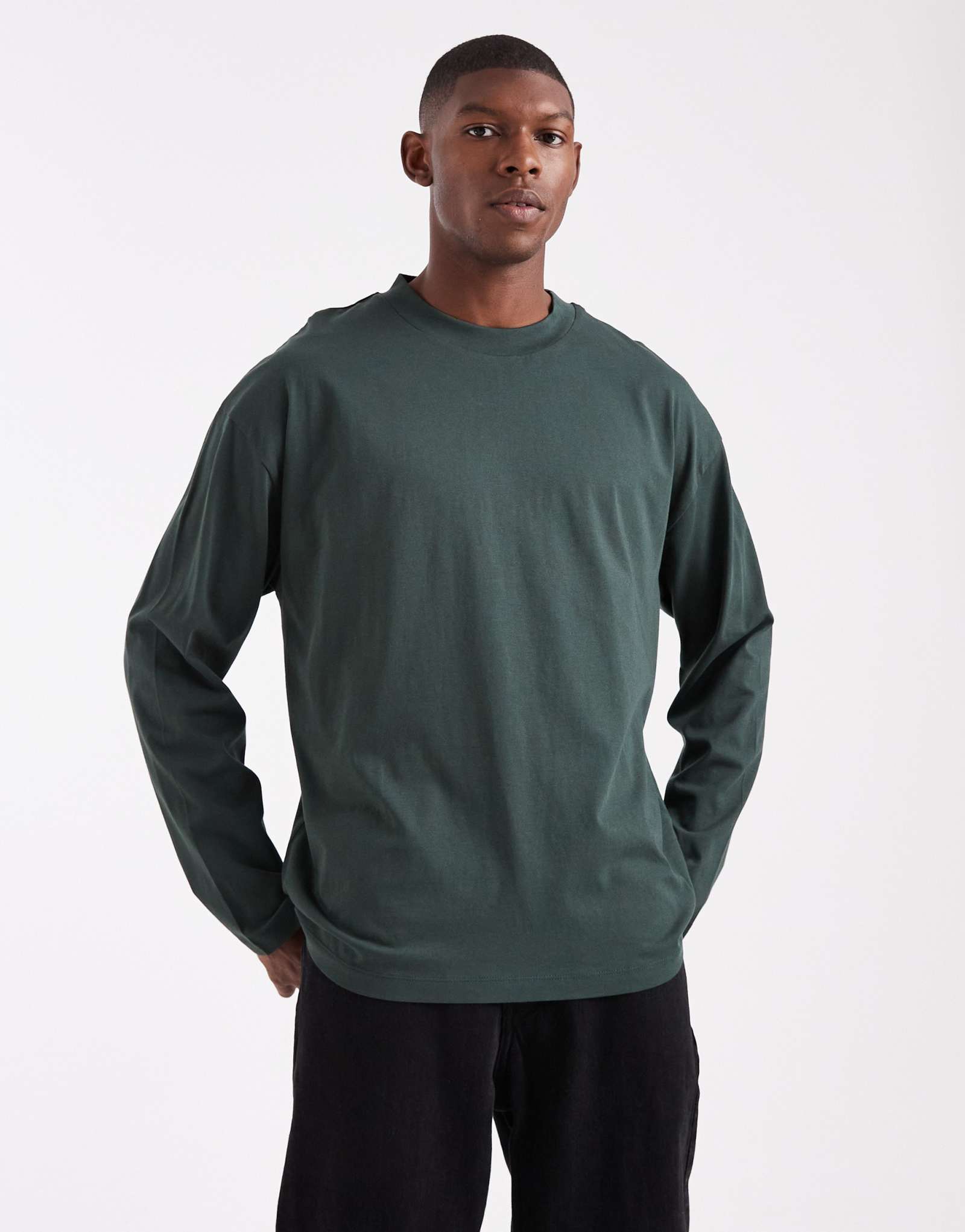 Темно-зеленая футболка оверсайз с длинным рукавом ASOS DESIGN Essentials