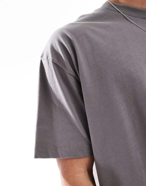 ASOS DESIGN Essentials oversized t-shirt in charcoal  , 3 of 4