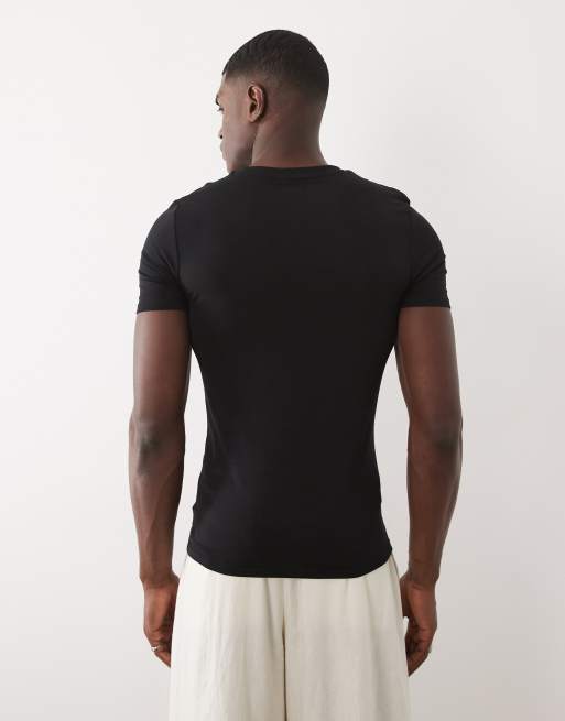 ASOS DESIGN - Essentials - Set van 2 muscle fit T-shirts in zwart en crème, 4 van 5