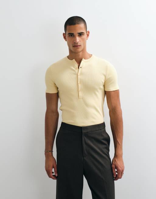 ASOS DESIGN Essentials t-shirt serafino attillata in maglia a coste gialla, 2 di 5