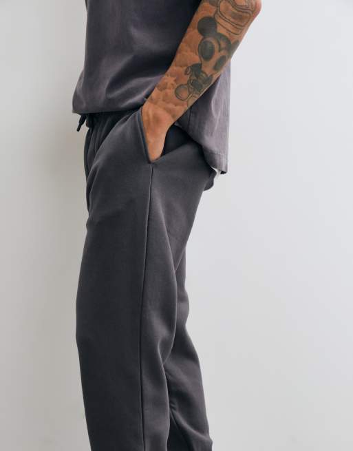 ASOS DESIGN essentials tapered jogger, 3 of 5