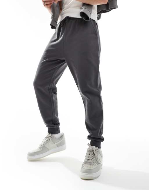 ASOS DESIGN - Essentials - Tapered joggingbukser i forvasket sort