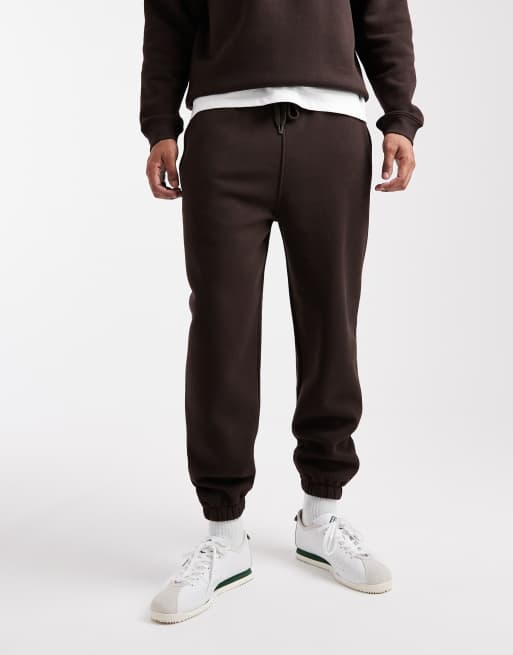 ASOS DESIGN - Essentials - Toelopende joggingbroek in bruin, 2 van 5