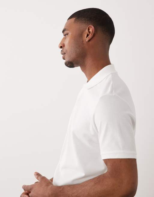 ASOS DESIGN – Essentials – Vita pikétröjor i regular fit, 2-pack, 4 av 5