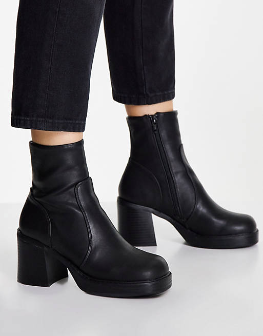 Shoes Boots/Even chunky platform boots in black 