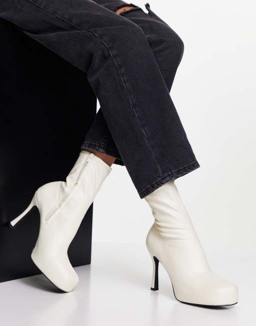 ASOS DESIGN - Event - Stivali bianco sporco con tacco alto e plateau