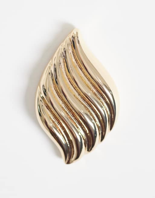 ASOS DESIGN - Everyday - Oorknopjes met geribbeld golvend ontwerp in goudkleur, 3 van 4
