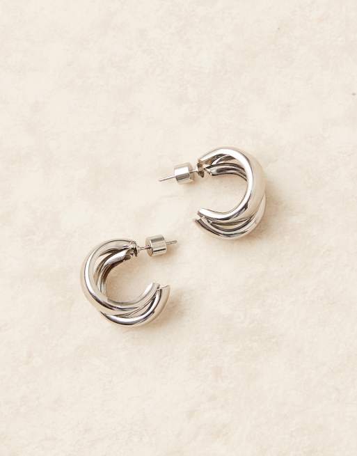 ASOS DESIGN – Everyday – Silverfärgade, små creoler med korsad design, 2 av 3