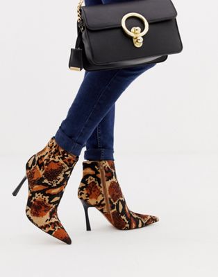 ASOS DESIGN – Evon – Leopardmönstrade boots i läder med klack-Flerfärgad