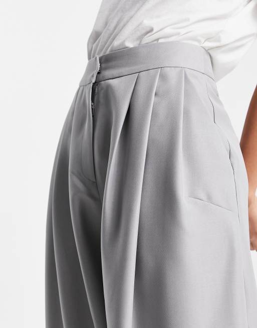 ASOS DESIGN exagerated mom trouser in grey, 3 of 4
