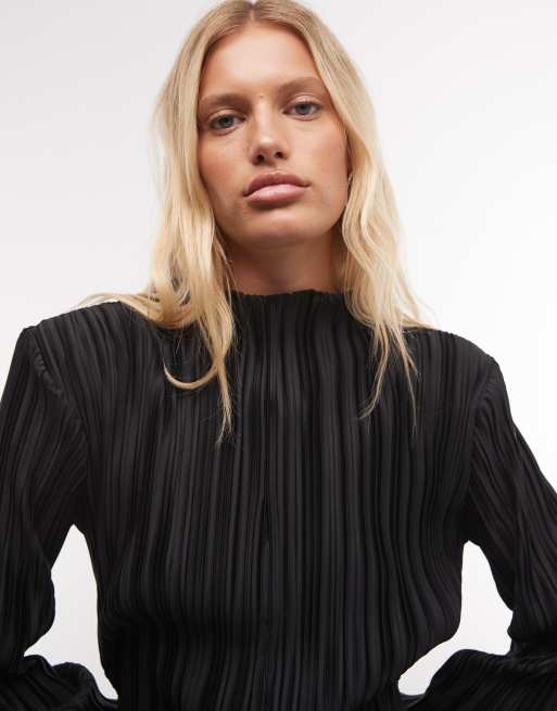 ASOS DESIGN exaggerated sleeve plisse mini dress in black, 3 of 4