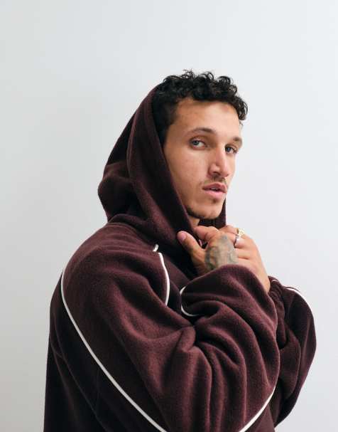 ASOS DESIGN extreem oversized fleece hoodie met panelen met biezen in bruin - view 1