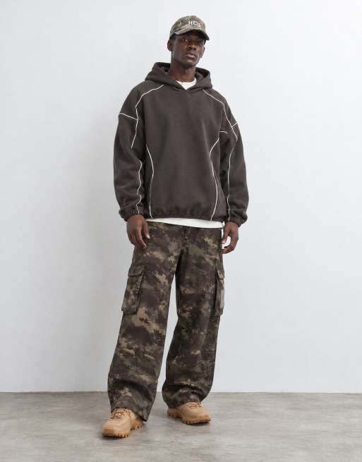 ASOS DESIGN extrem oversized Kapuzenpullover als Kombiteil mit Paspelierung in Braun, 8 von 9