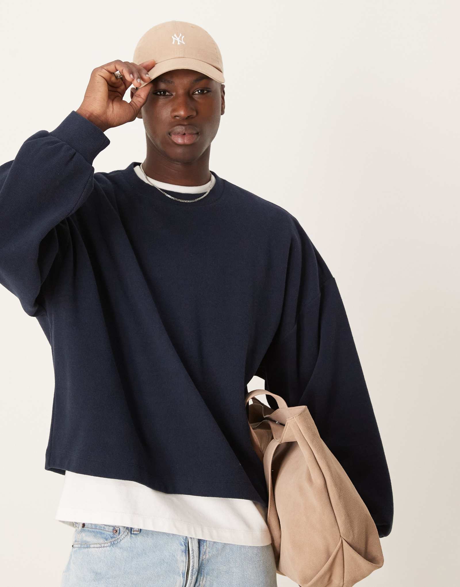 Легкий свитер свободного покроя от ASOS DESIGN extreme oversize темно-синего цвета в матовую полоску