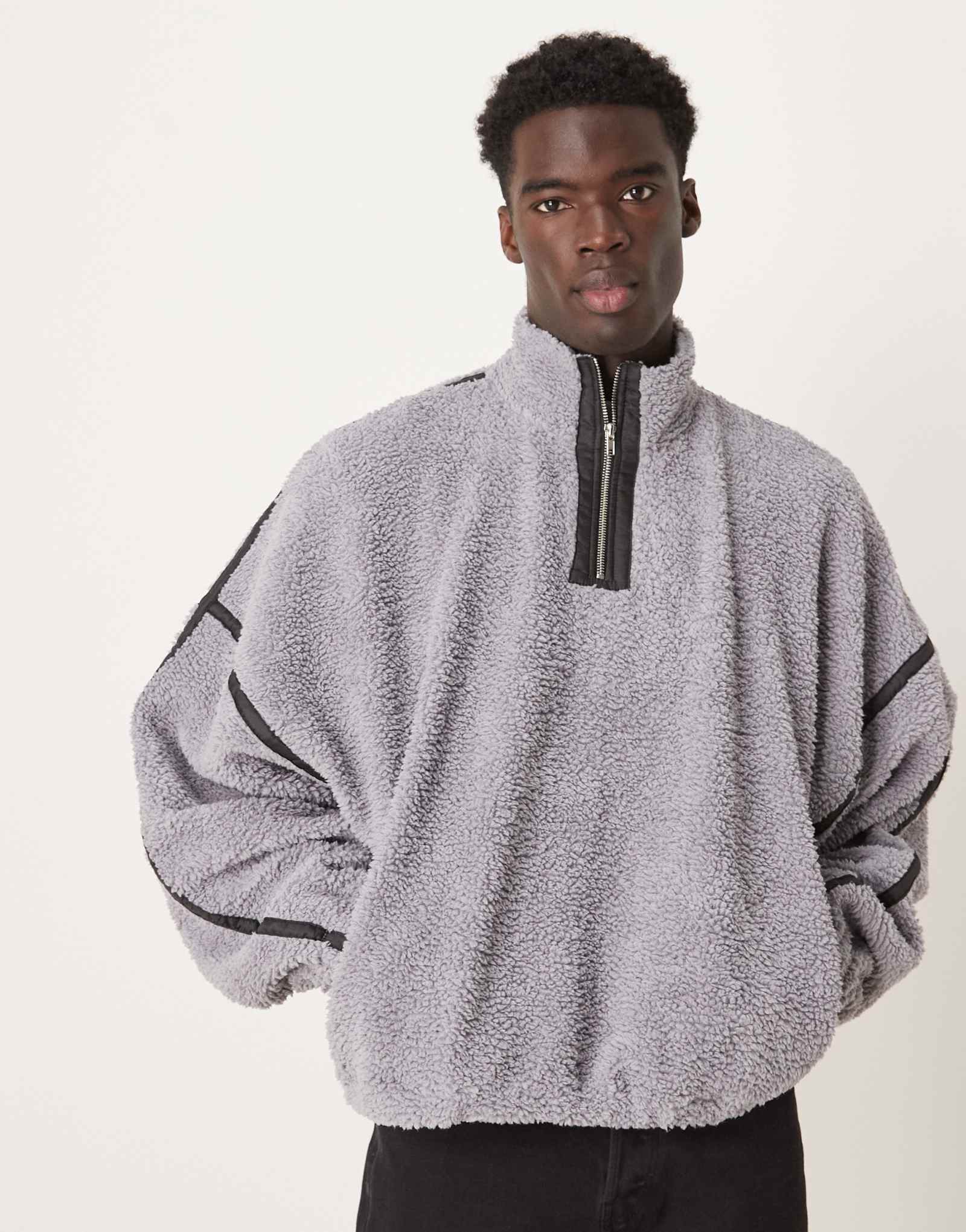 ДИЗАЙНЕРСКИЙ джемпер ASOS DESIGN extreme oversize свободного кроя с контрастными швами из серого флиса borg