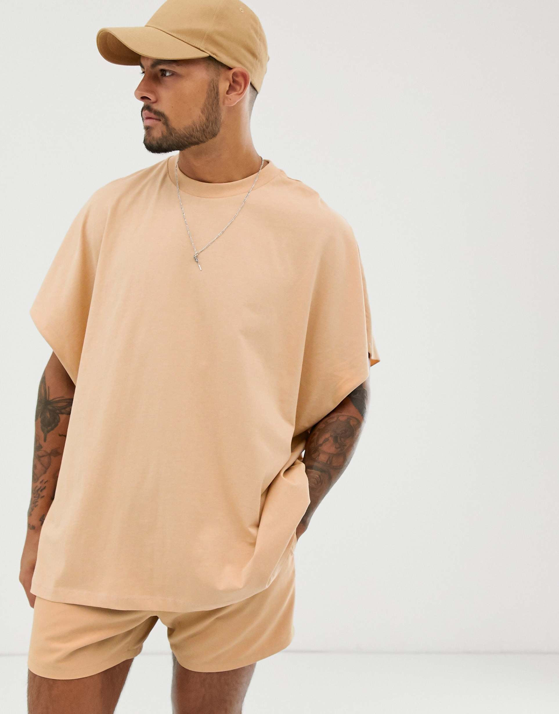 Футболка мужская торговой марки river island boxy t shirt in white. Плотная футболка мужская оверсайз. Плотная футболка мужская оверсайз. Reserved boxy футболка оверсайз. Asos футболка оверсайз.