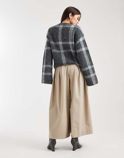 ASOS DESIGN extreme wide leg culotte in oyster, 4 of 5