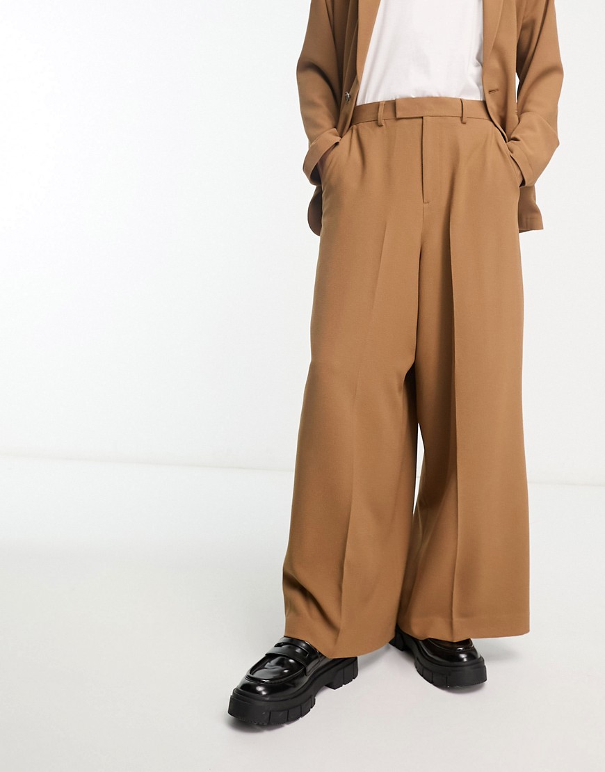ASOS DESIGN extreme wide leg suit trousers in tobacco crepe-Brown