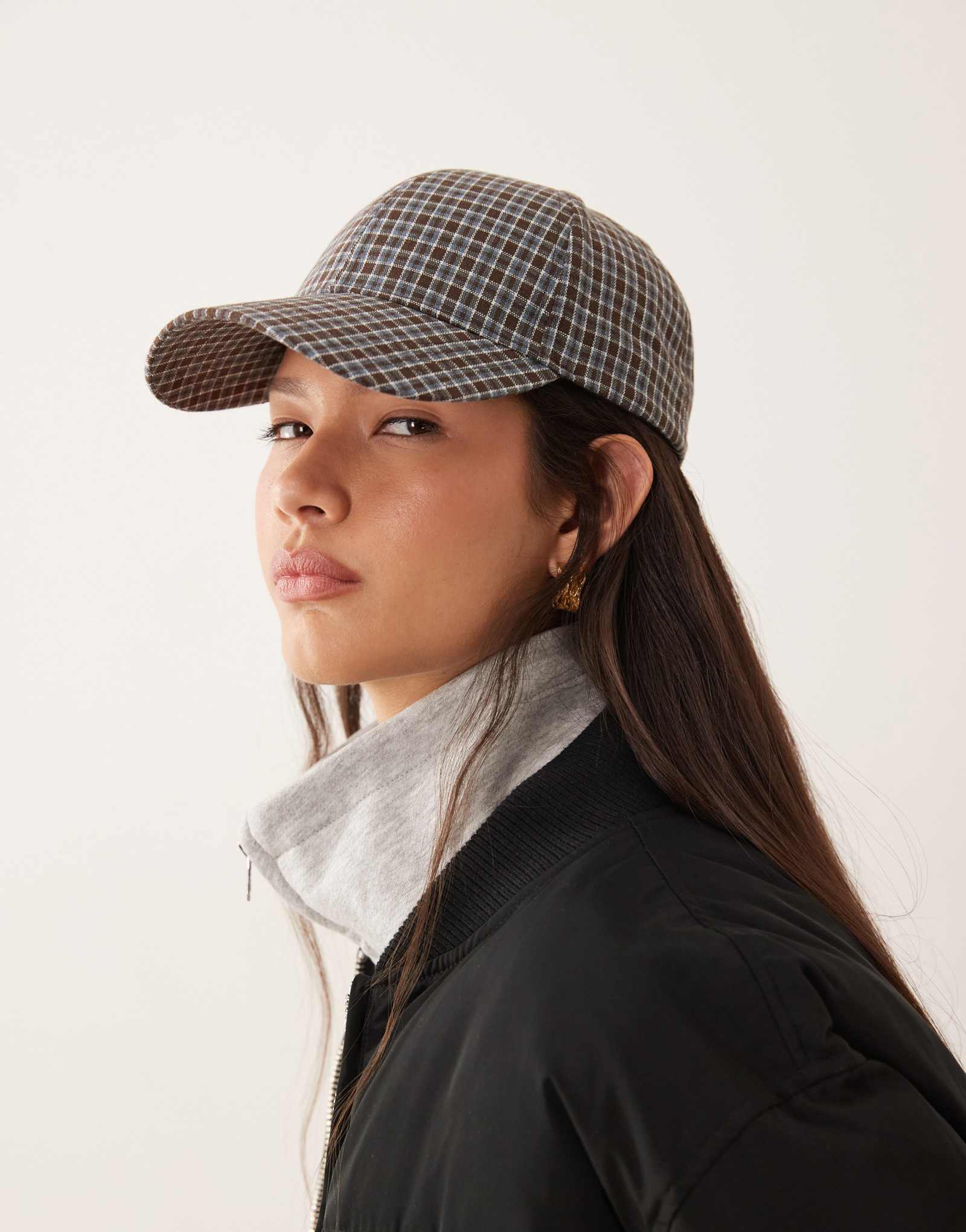 ДИЗАЙНЕРСКАЯ тканевая кепка ASOS с мини-клеткой шоколадно-коричневого и синего цветов