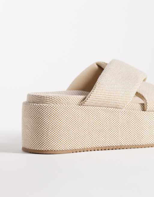 ASOS DESIGN - Factor - Sandalen met plateauzool en gekruiste bandjes in naturel, 3 van 4