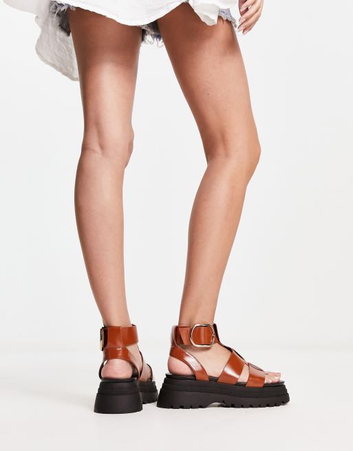 ASOS DESIGN - Factor - Sandali bassi da pescatore con fibbie in metallo color cuoio, 2 di 4