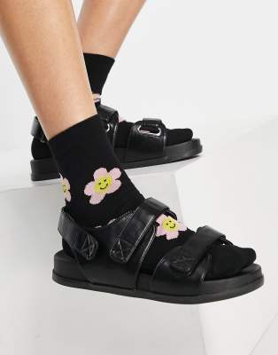 black sporty sandals