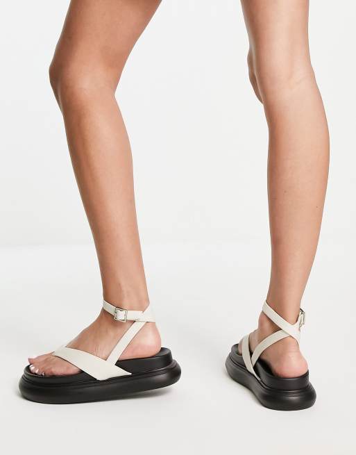 ASOS Ferris Chunky Toe Thong Sandals in Pink