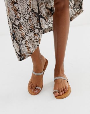 ASOS DESIGN – Fairness – dekorerade platta sandaler med tåögla-Beige