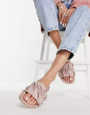 ASOS DESIGN - Fairview - Geraffte Slider in Beige-Rosa