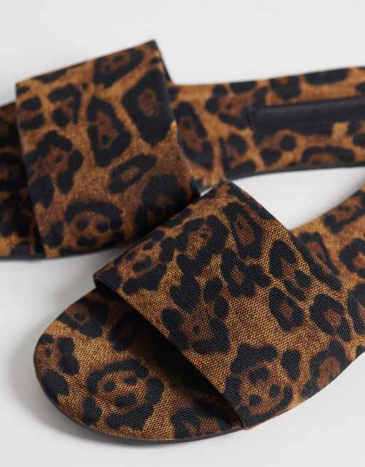 ASOS DESIGN – Faith – Płaskie sandały w panterkę, 3 z 4