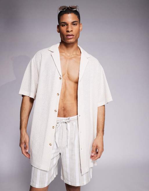 ASOS DESIGN – Fakturowana koszula o wydłużonym fasonie oversize z głębokim kołnierzykiem kubańskim w kolorze złamanej bieli