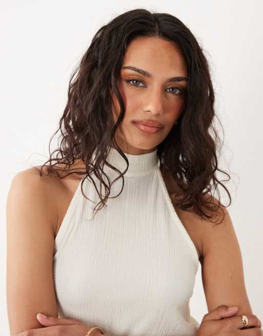 ASOS DESIGN – Fakturowana sukienka mini z dekoltem typu halter, 3 z 4