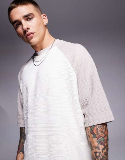ASOS DESIGN – Fakturowany T-shirt o pudełkowym kroju oversize, w kolorze ecru, z kontrastowymi rękawami raglanowymi - view 1