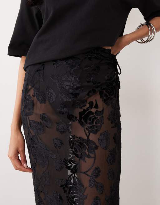 ASOS DESIGN - Falda larga negra transparente con estampado floral devoré, 3 de 5