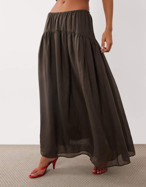 ASOS DESIGN - falda maxi con fruncido y volumen en marrón, 2 de 5
