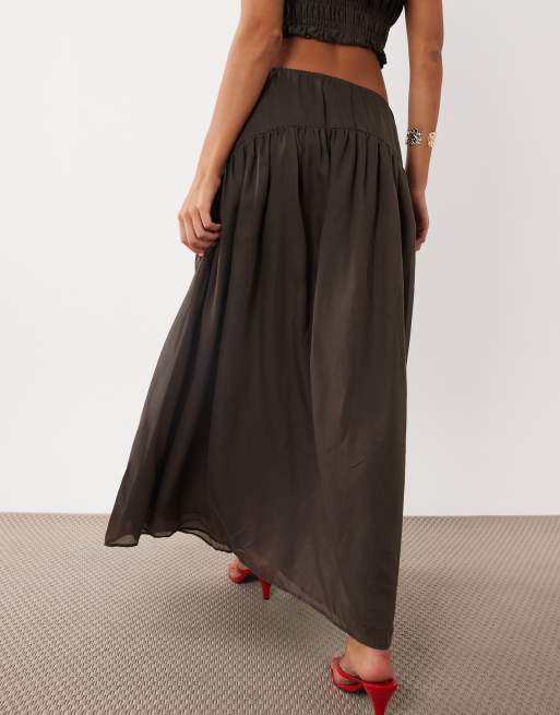 ASOS DESIGN - falda maxi con fruncido y volumen en marrón, 5 de 5