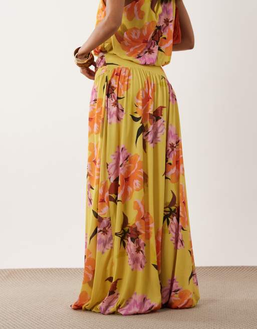 ASOS DESIGN falda maxi de conjunto con bajo abullonado y estampado floral amarillo, 3 de 5