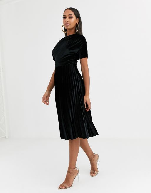 ASOS DESIGN - Fallen - Geplooide midi-jurk met ruches aan de schouder in fluweel