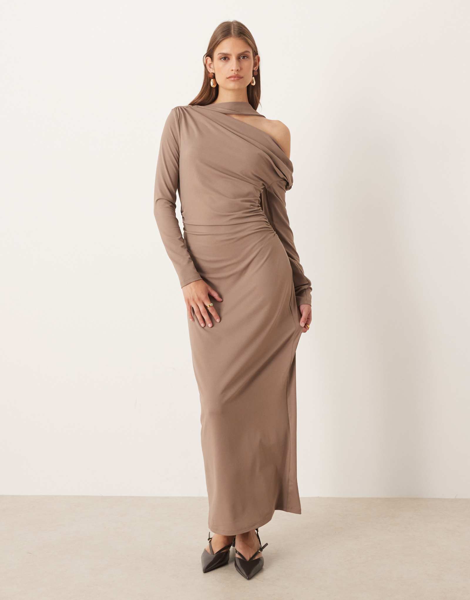  Платье миди ASOS DESIGN цвета кэмел