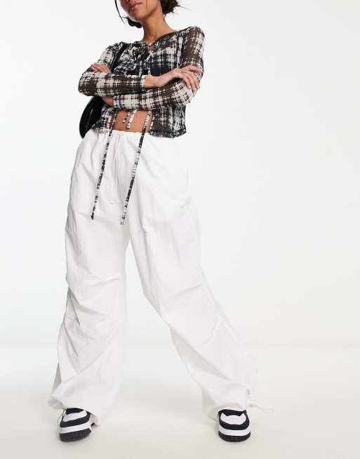 ASOS DESIGN – Fallschirm-Cargohose in Weiß