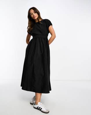 ASOS DESIGN - Fallschirm-Midikleid in Schwarz mit weitem Rock