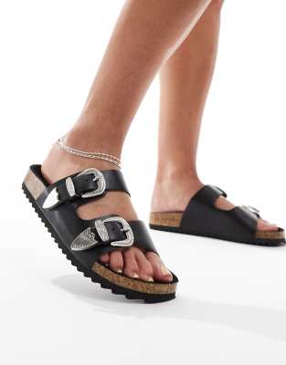 ASOS DESIGN - Famous - Sandalen in Schwarz mit zwei Riemen mit Western-Details