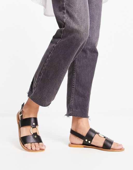 ASOS DESIGN - Fancy - Platte leren sandalen met ring en studs in zwart , 4 van 4