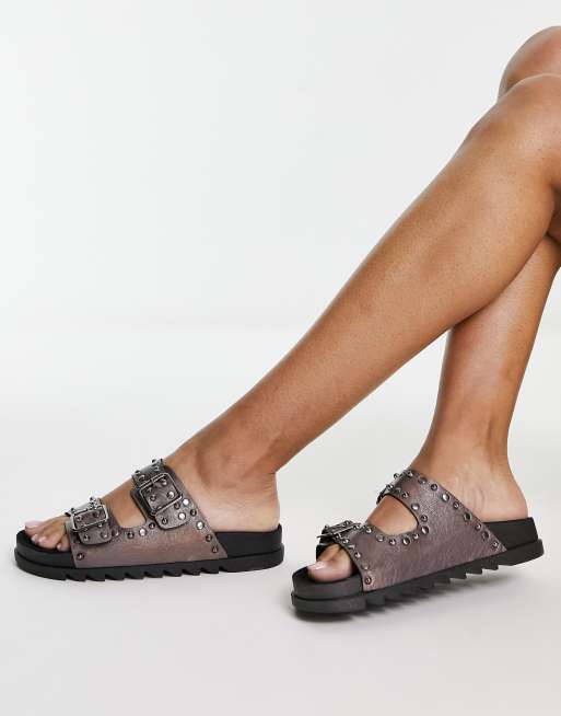 ASOS DESIGN - Fantasy - Platte sandalen met studs in metallic donkerbruin