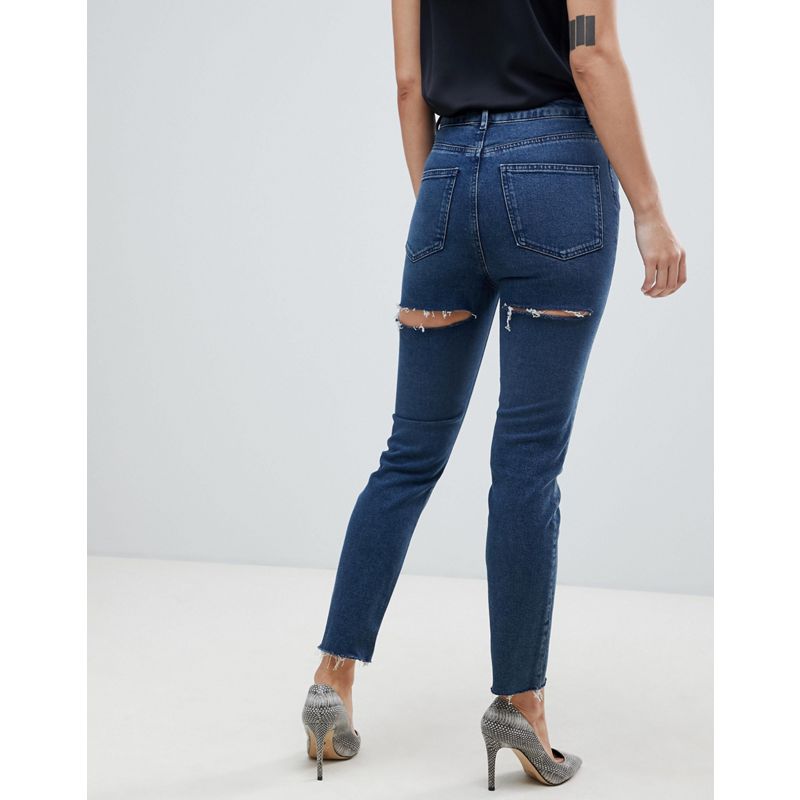 DESIGN - Farleigh - Mom jeans slim a vita alta in tessuto riciclato lavaggio blu con strappi sui glutei