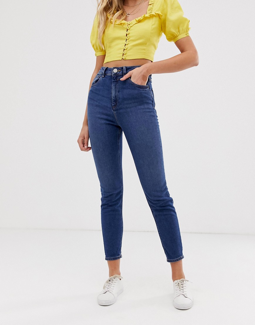 ASOS DESIGN - Farleigh - Smalle mom jeans met hoge taille in dark wash van gerecycelde stof-Blauw