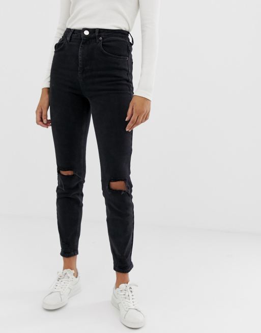 ASOS DESIGN - Farleigh - Smalle mom jeans met scheuren op de knieën in zwarte wassing