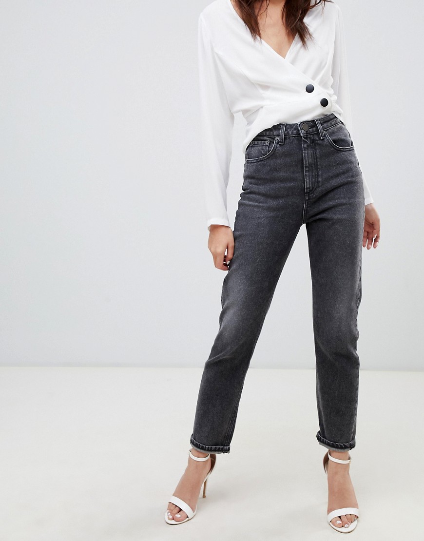 ASOS DESIGN – Farleigh – Svarta, extremt tvättade slim mom jeans med hög midja