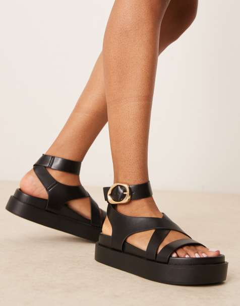 ASOS DESIGN - Farrah - Sorte sandaler med sål og krydsremme - view 1