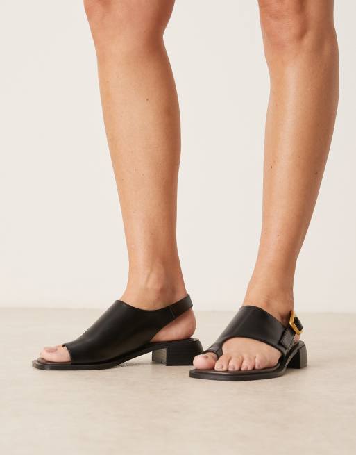 ASOS DESIGN – Farrow – Svarta klacksandaler med asymmetrisk tårem, 4 av 4